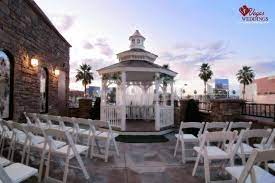 Outdoor Wedding Chapel In Las Vegas Vegas Weddings Las Vegas Weddings Vegas Wedding Las Vegas Wedding Chapel