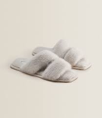 @nymph_feetoficial #apaixonadoporpes #instafeetlove #instafoot #instalove #perfectfeet #teamprettyfeet #pezinhos #pezinhosdeprincesa… Zara Home Faux Fur Two Strap Slippers Zara Home Slippers Slippers Cozy Womens Slippers