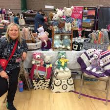 Jul 21, 2021 · more holes shouldn't really make that much of a difference because the stitch is knit and then transferred to make the hole…oh, it's over my head! Knitters From All Over The World Visiting The Loch Ness Monster Loch Ness Knit Fest 2018 Through Guests Eyes Zhurnal Yarmarki Masterov