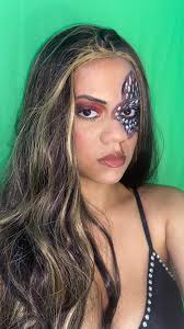 Aproveitando o hype da nova temporada e abrindo meu próprio portal pro  Mundo Invertido 🌪️👁️#strangerthings #explore #makeup