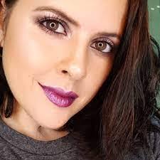 Aida Vinas's Instagram, Twitter & Facebook