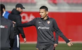 De acordo com a marca, o sevilla pretende ceder guilherme arana neste mercado de inverno. El Imposible Del Sevilla Por Arana Estadio Deportivo