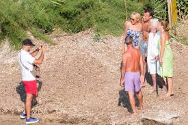 Emmanuel Et Brigitte Macron A La Plage Leurs Vacances Canon Brigitte Macron Vacances Macron