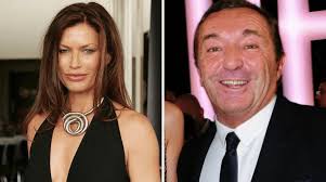 Carré otis was born in san francisco, and raised in marin county, california, along with her older sister chrisse and her younger brother jordan. Ukur4feasvgi8m