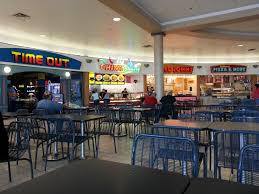 It opened in 1978 and fulfills the needs of residents in a sprawling western south dakota/northwestern nebraska/northeastern wyoming market area. Rushmore Mall Malls And Retail Wiki Fandom