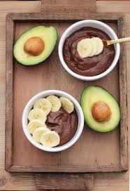 Petite Dejeuner Vegan Recette Saine Mousse Chocolat Dattes Avocat Banane Weird Food Raw Food Recipes Vegan Desserts