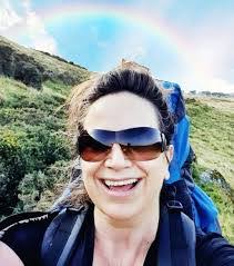 Faye Hooper's Instagram, Twitter & Facebook