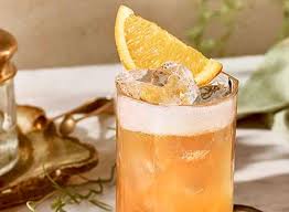 Receitas maravilhosas com essa delícia. Drinks Com Gin Simples 10 Receitas Faceis Para Fazer Em Casa Gin Receitas Receita Facil