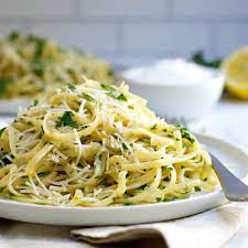 You Ll Be Serving Delicious Easy To Make Pasta Aglio E Olio In 20 Minutes Glistening Pasta Loaded W Olive Pasta Aglio E Olio Olio Recipe Easy Pasta Recipes