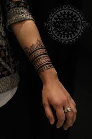 Sven Polynesian Work Categories Welie Piercing Tatouage Manchette Tatouage Bracelet Avant Bras Tatouage Au Henne