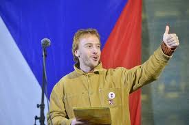 Vyplývá to z lednového průzkumu centra pro výzkum veřejného mínění (cvvm). Milion Chvilek Zacne Svolavat Demonstrace Kazdy Den Zvladneme Klidne I Tri Denne Tvrdi Minar Reflex Cz