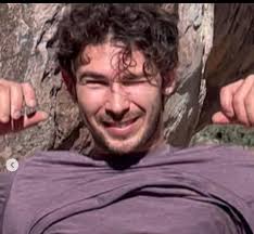 Austin Scully's Instagram, Twitter & Facebook