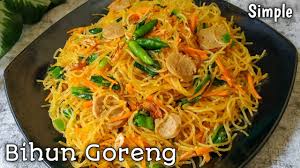 Bihun goreng, bee hoon goreng or mee hoon goreng refers to a dish of fried noodles cooked with rice vermicelli in both the indonesian and malay languages. Bihun Goreng Simple Resep Bihun Goreng Sederhana Youtube