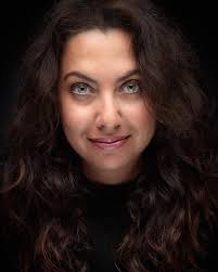 Thank you @damu_malik_photo for these new headshots that I've been avoiding  getting since before pandemic. You made it so easy! And shoutout to  @pejvahdat for recommending Damu 🙌🏽