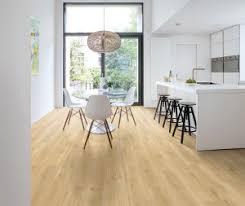 Las barras de cocina aportan un espacio adicional, incluso en cocinas pequeñas. El Nuevo Concepto De Cocina Y Los Colores De Parquet Decopraktik Blog