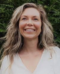 Rachael Benson's Instagram, Twitter & Facebook