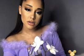 Hoodies, tees, vinyl, cds, accessories, and more. O Xrhsths Ariana Grande Update Sto Twitter Ariana Look Absolutely Stung Wearing Purple Outfit And She Sing So Heavenly Disneyfamilysingalong