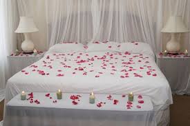 Candles And Flowers On Bed 10 Romantic Bedroom Decorating Ideas For Valentine S Day Valentine Bedroom Decor Romantic Bedroom Decor Romantic Bedroom