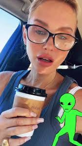 Jenny Whelan's Instagram, Twitter & Facebook