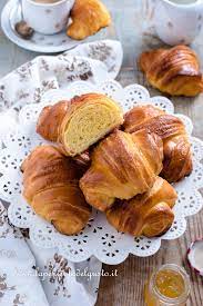 Check spelling or type a new query. Cornetti Fatti In Casa Sfogliati Con Metodo Facile Buoni Come Al Bar
