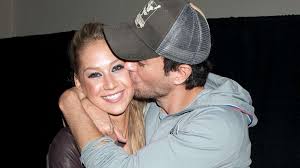 Découvrez l'actualité en images de anna kournikova avec purepeople. Enrique Iglesias And Anna Kournikova Welcome 3rd Child Gma