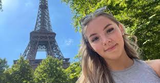 Amanda Waddington's Instagram, Twitter & Facebook