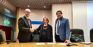 Per le posizioni junior, in cui le conoscenze di carattere quantitativo assumono sempre maggiore rilievo, insieme all'attitudine a lavorare a progetti interdisciplinari, la ricerca è rivolta a giovani brillanti laureandi o neolaureati in ingegneria gestionale e informatica, matematica, fisica. Confapi E Ubi Banca Insieme Per Le Pmi