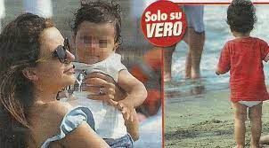 Jun 05, 2021 · benedetta rossi ha la faccia della vicina di casa che la domenica mattina ti bussa e ti dice: Serena Rossi In Versione Madre Dopo I Successi In Spiaggia Con Davide E Loro Figlio Voce Di Napoli