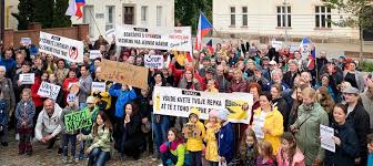 A pro němčináře 3x inerview s demonstranty. Mame Toho Dost Uvaly Cz