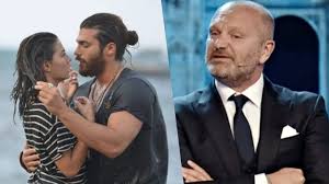 Esperimento antropologico in cui otto pupe, otto secchioni e viceversa dovranno sfidarsi in prove di abilità e cultura: Daydreamer In Prima Serata La Pupa E Il Secchione A Gennaio Le Date