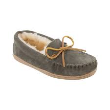 womens minnetonka sheepskin hardsole moccasin size 5 w grey