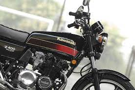 カワサキ z400fx 歴史解説 車両紹介 4気筒400ccブームに火をつけた等身大のヒーロー zは丸から角へと進化 男カワサキの出発点 webオートバイ 自動車情報サイト 新車 中古車 carview カワサキ 車両 古いバイク