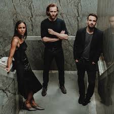 In 2019, jamie lloyd directed tom hiddleston as robert, zawe ashton as emma and charlie cox as jerry in a revival of the play at the harold pinter theatre. Betrayal Stars Tom Hiddleston Zawe Ashton And Charlie Cox Relish Their Love Triangle Broadway Buzz Broadway Com