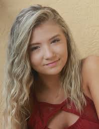 Ashley Windham's Instagram, Twitter & Facebook