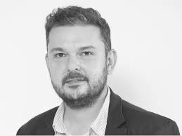 Școala informală de it (siit) a fost înființată ca o metodă alternativă de educație (un model disruptiv), ca o șansă la un nou început, pentru oamenii pasionați de tehnologie care doresc să se reinventeze profesional și să evolueze personal, sau să ajungă la următorul nivel în carieră. RÄzvan Voica Ceo Ècoala InformalÄ De It ExistÄ O Linie De Cod Care SchimbÄ Èi SalveazÄ VieÈi