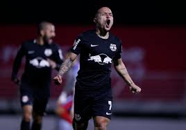 Artur tem 23 anos (15/02/1998). Atuacoes Enm Apesar De Noite Inspirada De Artur E Cuello Red Bull Bragantino So Empata Com O Bahia Veja Notas Esporte News Mundo