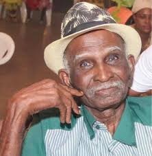 De hemel is een engel rijker, jij bent er een kwijt. Wij wensen je veel  sterkte met dit grote verlies. Damaru Canterburg RIP MENEEER LEEFLANG .