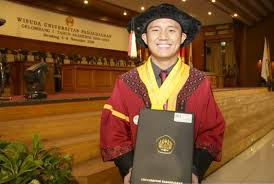Berdasarkan penjelasan di atas, berikut penulis sajikan rincian biaya kuliah unpad untuk jenjang d4, s1, s2 serta pendidikan profesi untuk seluruh. Belum Lulus S 1 Mahasiswa Unpad Lulus S 2 Di Jepang Republika Online