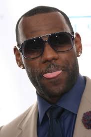 LeBron James photographie éditorial. Image du rouge, monnayé