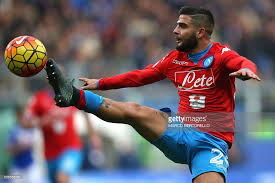 A very underrated player in the napoli squad. Napoli S Midfielder From Italy Lorenzo Insigne Controls The Ball Lorenzo Insigne Midfielder Soccer Guys