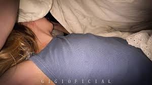 รูปแบบใหม่ของการถ่ายภาพวิดีโอโอกาสของคุณเพื่อแอบดูคู่รักคนสวยใต้ผ้าห่ม