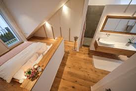 Es gibt die unterschiedlichsten arten von dachausbauten: Dachschragenschrank Schreinerei Holzdesign Rapp Geisingen