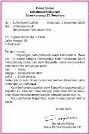 Dalam sebuah organisasi atau instansi pemerintah atau selain itu surat dinas juga bisa disebut dengan surat resmi karena biasanya dikeluarkan oleh instansi resmi dalam penulisan surat dinas biasanya menggunakan bahasa baku. 16 Contoh Surat Resmi Dan Tidak Resmi Yang Baik Contoh Surat