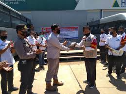 It is the only coastal city of west java, located about 40 km west of the provincial border with central java, approximately 297 km (185 mi) east of jakarta, at. Sektor Konstruksi Patuhi Protokol Kesehatan Radarcirebon Com
