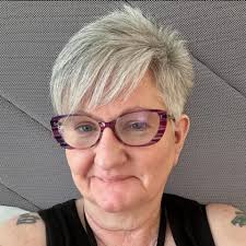 Vicki Landers (@vixeycat) • Facebook