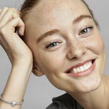 LA BOUTIQUE PANDORA CENTRE COMMERCIAL LES RIVIÈRES 4225 BOULEVARD DES  FORGES https://ca.pandora.net/fr/home