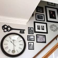 Forums pour discuter de better, voir ses formes composées, des exemples et poser vos questions. Stairway Gallery Wall And Entryway Makeover Staircase Wall Decor Staircase Decor Stairway Walls