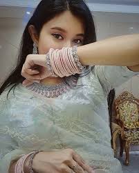 White is not just a color, it's a canvas of possibilities🤍🩶 . . . . . . .  #sharee #white #color #outfitoftheday #bd