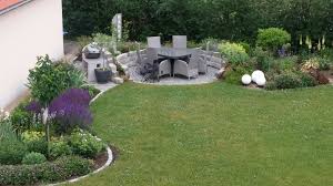 Runder Grillplatz Mit Kleiner Outdoorkuche Sitzplatz Im Garten Garten Sitzplatz