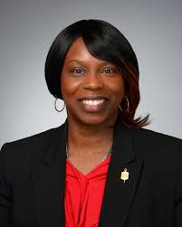 Tracy Crump's Instagram, Twitter & Facebook